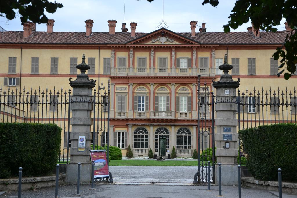 Soggiorno In Centro Storico Вимеркате Экстерьер фото
